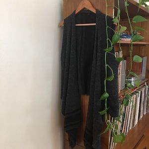 Banana Republic •poncho•